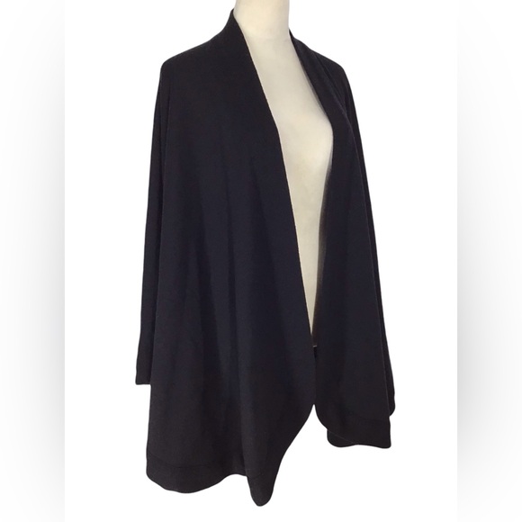 Bloomingdale’s Fine Merino Wool Made In Italy Open Front Poncho Shawl On… - Picture 5 of 9